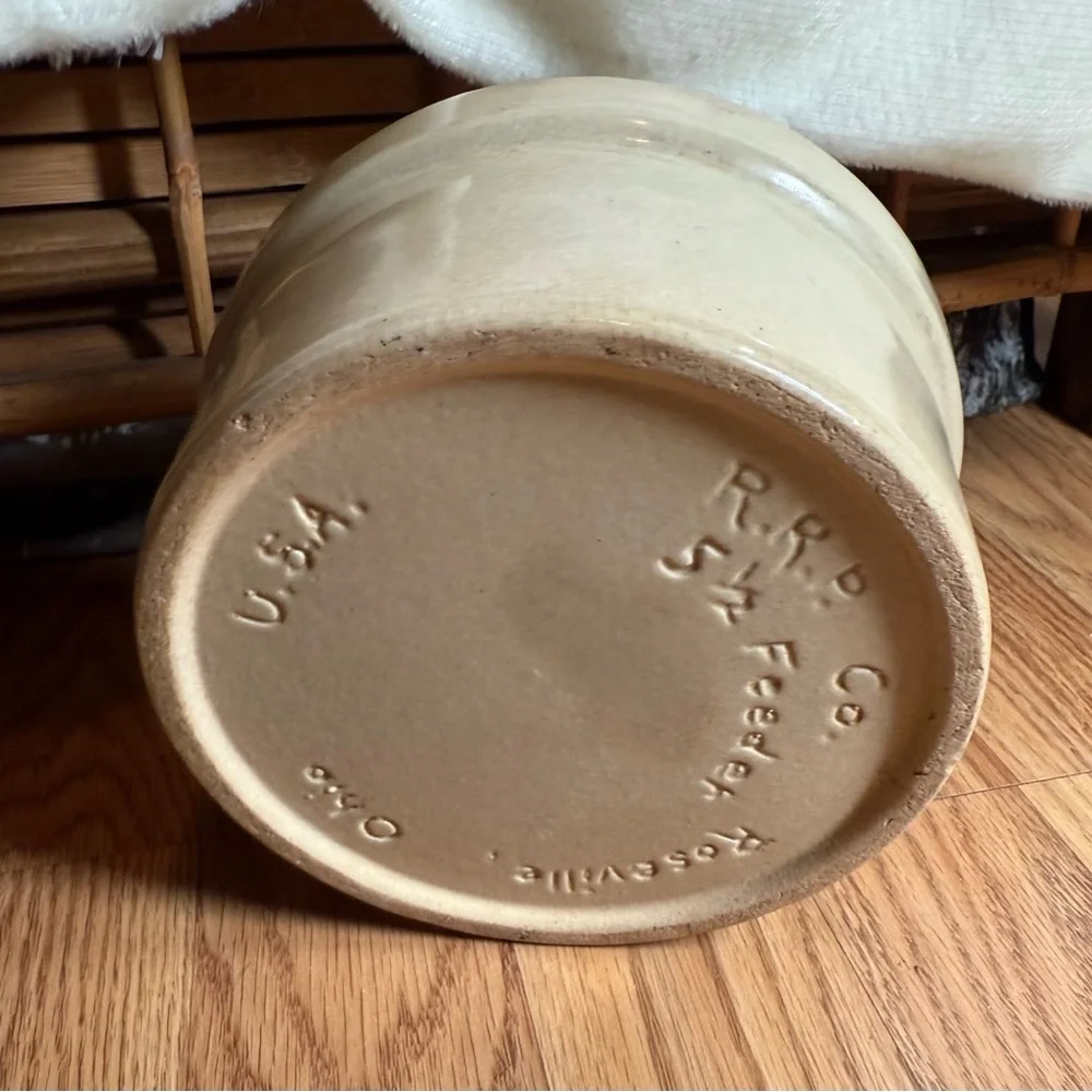 Vintage R.R.P Co.In Roseville,Ohio USA Handmade Ceramic Dog Bowl(5 1/2 feeder)